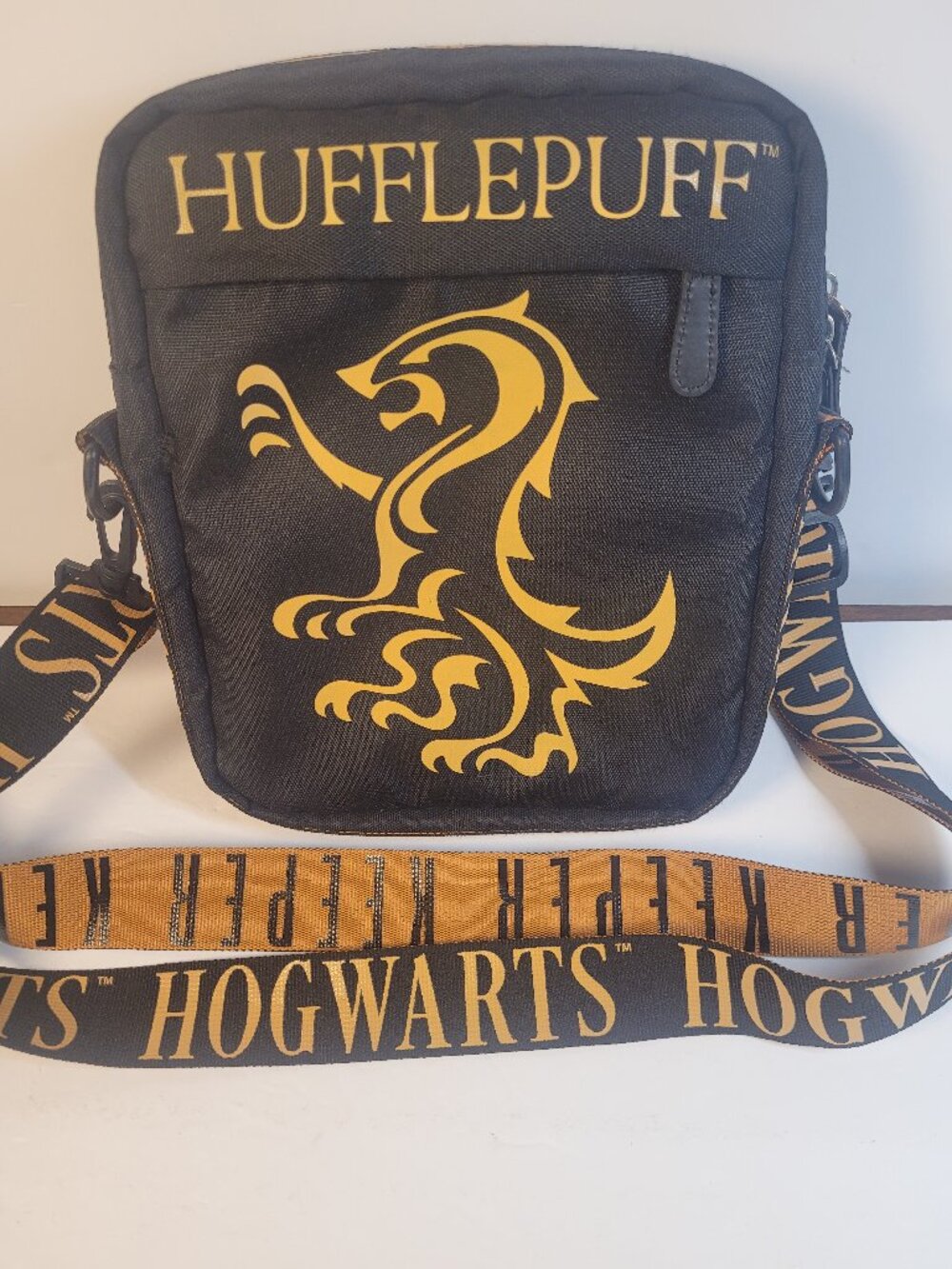 Wizarding World Harry Potter Hufflepuff Quidditch Keeper Crossbody Bag Univ Stud